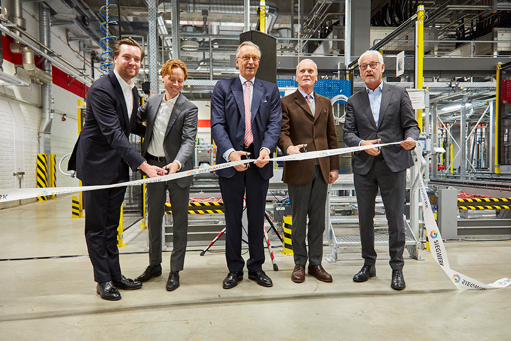Siegwerk opens Europe’s largest fully automated produc-tion facility for printing inks